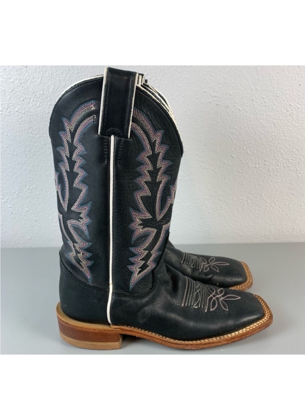 Justin Boots Black Leather Women's Western Heeled Boots with Pink Stitching